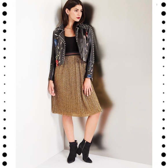 June & Hudson Dresses & Skirts - NWT Metallic Foil Pleat Dress by June & Hudson